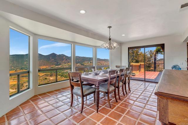 Detail Gallery Image 29 of 35 For 2702 Country Club Dr, Escondido,  CA 92029 - 4 Beds | 3 Baths