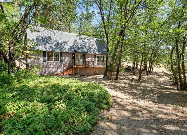 23875 Marshall Way, Twain Harte CA: https://media.crmls.org/mediaz/67327784-df08-42c4-ac81-e74d3fe2411a.jpg