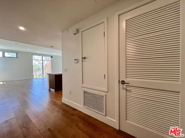 8017 W NORTON Avenue, West Hollywood CA: https://media.crmls.org/mediaz/67328222-7b2d-42e1-b982-e20b4e3162ef.jpg