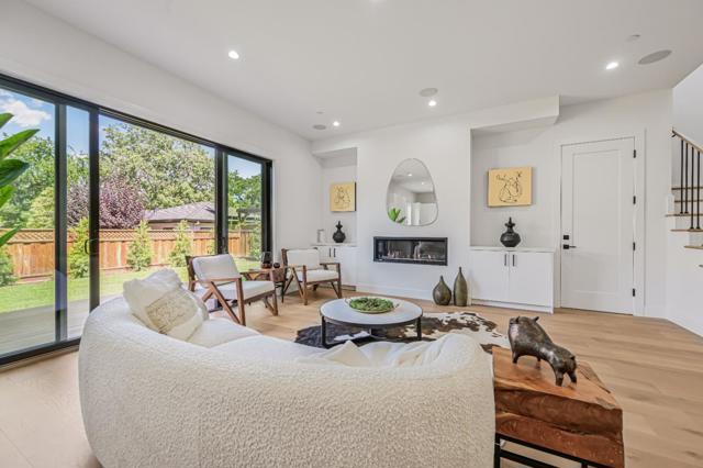 980 Lucky Avenue, Menlo Park CA: https://media.crmls.org/mediaz/6732d559-6c9f-4fd0-afd1-68c5092a4074.jpg