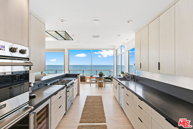 24928 Malibu Road, Malibu CA: https://media.crmls.org/mediaz/6733508b-a015-4a31-86ce-2e7be7adb065.jpg