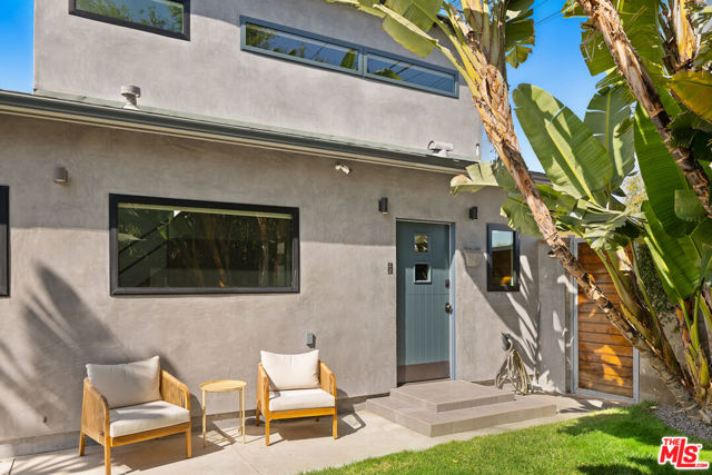 1089 Palms Boulevard, Venice CA: https://media.crmls.org/mediaz/67348436-36ef-4051-9246-38fca41e175c.jpg