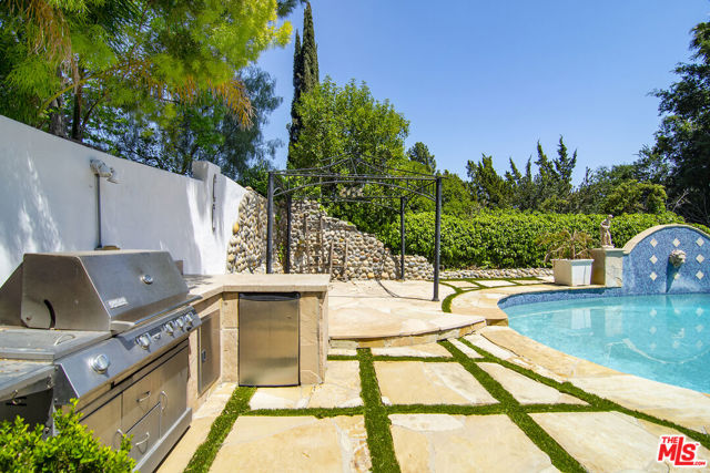 5020 Dantes View Drive, Agoura Hills CA: https://media.crmls.org/mediaz/67350968-b0c5-4307-97de-68b9b4551614.jpg