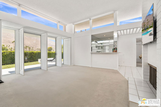 2723 S Kings Road, Palm Springs CA: https://media.crmls.org/mediaz/67354638-3878-42ec-88a4-aaf8882f3f75.jpg