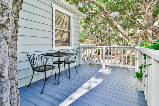 90 Sherwood Drive, Westlake Village CA: https://media.crmls.org/mediaz/6735a710-617d-4300-bc50-a381df3c02c0.jpg