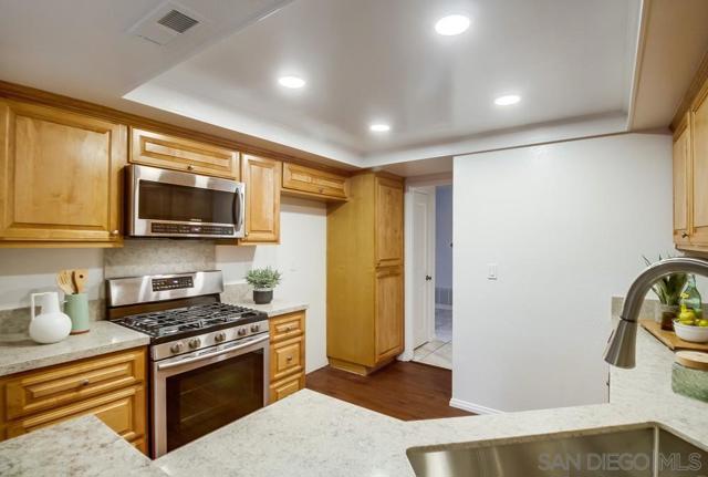 5664 Menorca Drive, San Diego CA: https://media.crmls.org/mediaz/6735bd7b-1688-4eb7-9732-7b88f6b6843f.jpg