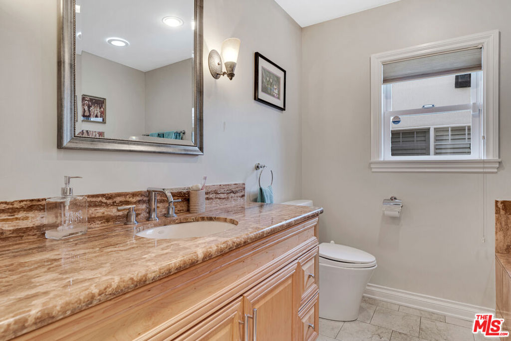 3733 Willowcrest AvenueStudio City img 1