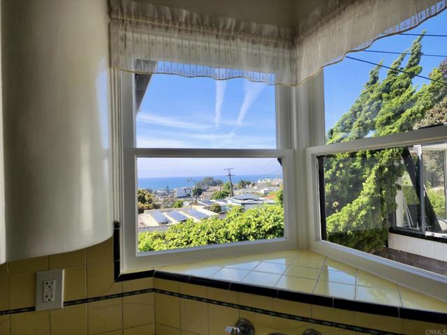 Detail Gallery Image 42 of 59 For 4452 Orchard Ave, San Diego,  CA 92107 - 3 Beds | 2 Baths