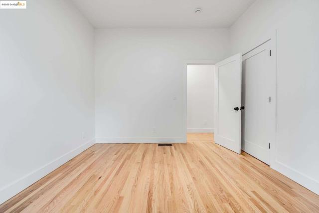 1238 12Th St, Oakland CA: https://media.crmls.org/mediaz/6736bef1-9ff8-422f-a051-03712b5c66f6.jpg