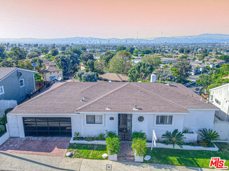 4201 DON DIABLO Drive, Los Angeles, CA 90008