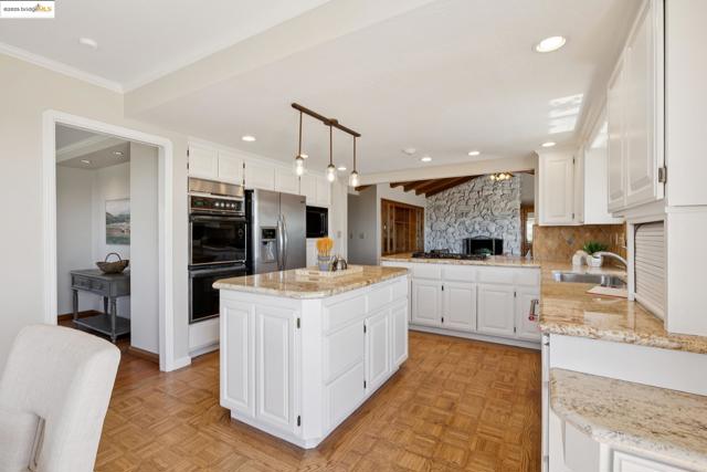 1657 Clearview Dr., San Leandro CA: https://media.crmls.org/mediaz/6736e3fa-5f68-473c-aac0-5be98c061025.jpg