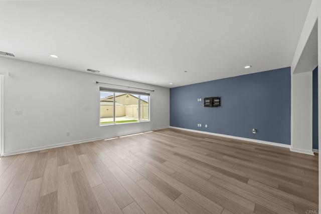 Image 17 of 59 For 28339 Levi Way