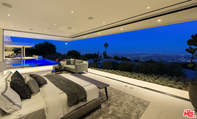 1535 Carla, Beverly Hills CA: https://media.crmls.org/mediaz/6737787d-8b0c-413f-ba7a-2341510b3d76.jpg