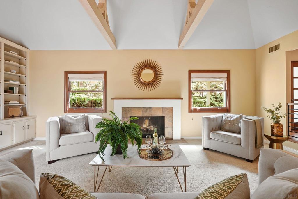 2670 Cazadero Dr, Carlsbad, CA 92009