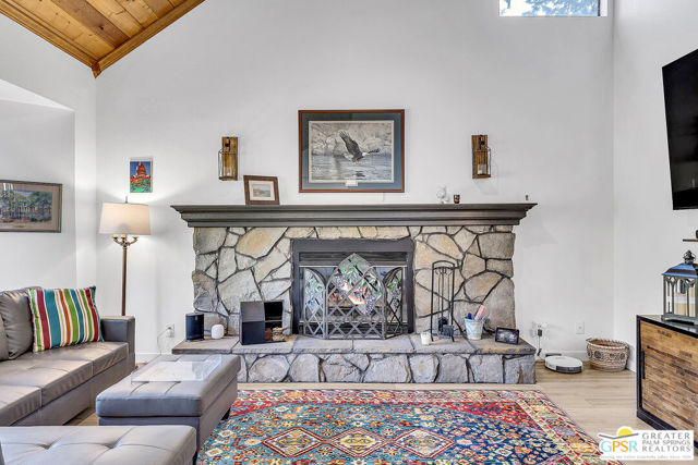 25181 Gail Drive, Idyllwild CA: https://media.crmls.org/mediaz/6738c3c0-a079-48ff-b9b4-6d9d1a00d9d3.jpg