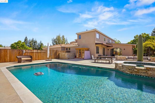 379 Yukon Way, Livermore CA: https://media.crmls.org/mediaz/67397f61-088c-4e09-8f5a-1467c1820c17.jpg