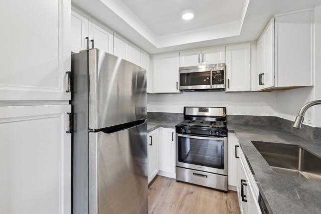 2077 Lakeridge Circle, Chula Vista CA: https://media.crmls.org/mediaz/67399b2e-1d3f-45e8-9933-3d459fababac.jpg