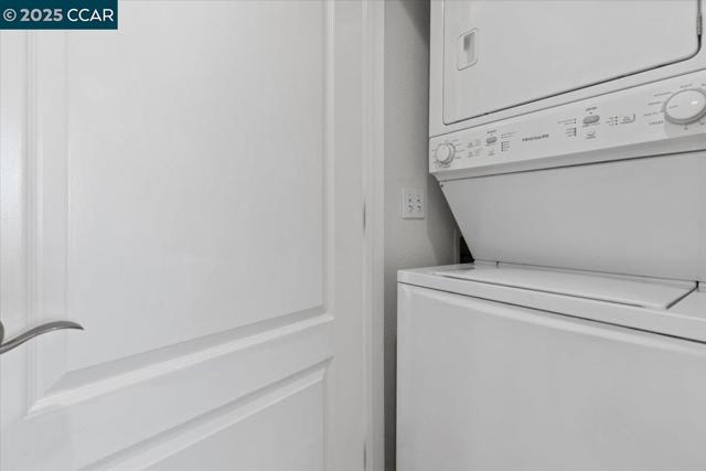 1582 Chandler St, Oakland CA: https://media.crmls.org/mediaz/673a167d-5ae3-4176-81a9-dfafad95eb2c.jpg