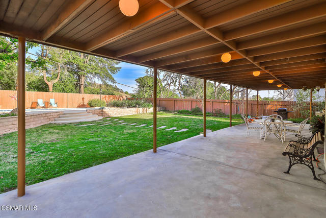 5260 Edgeware Drive, Calabasas CA: https://media.crmls.org/mediaz/673a7134-bbfe-4892-8368-4bcc61dd317e.jpg