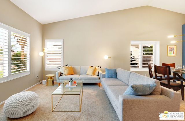 2162 Shannon Way, Palm Springs CA: https://media.crmls.org/mediaz/673b00d7-514b-496c-861f-d17e240ae9f5.jpg