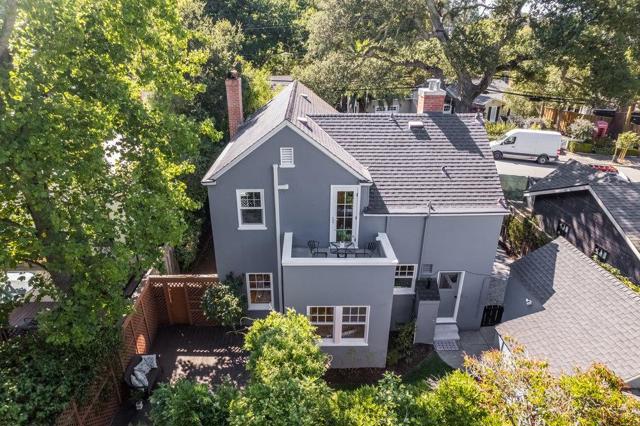 774 Edgewood Road, San Mateo CA: https://media.crmls.org/mediaz/673bc29d-dfdc-4b79-99a3-8cf2b85137e1.jpg