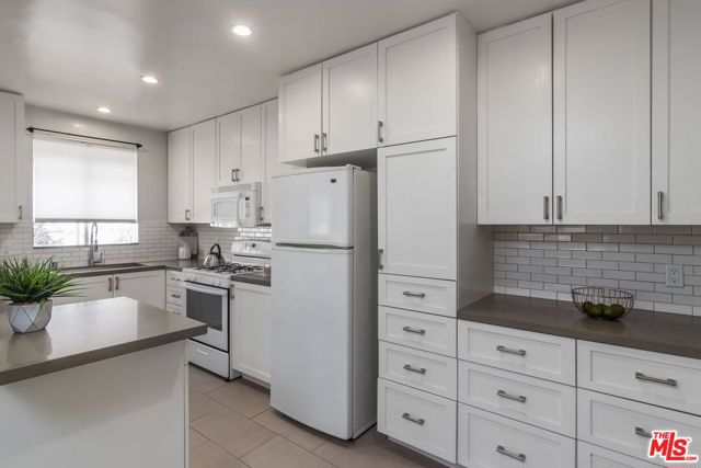 1524 Franklin Street, B photo 5