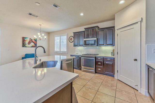 15026 Breckinridge Avenue,  CA: https://media.crmls.org/mediaz/673c6c14-ed95-49dc-a711-c0e7c33e7c40.jpg