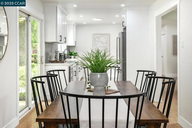 3115 Ebano Dr, Walnut Creek CA: https://media.crmls.org/mediaz/673ca9d4-a418-498a-b3d9-d4253d6c1e7e.jpg