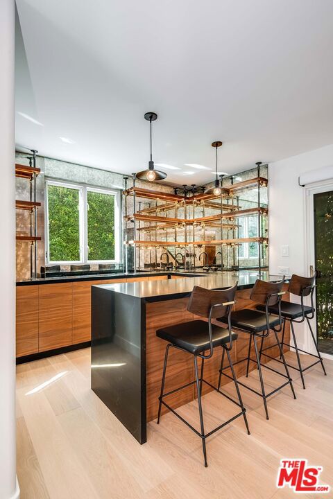 3201 Viola Place, Marina del Rey CA: https://media.crmls.org/mediaz/673d2a2a-720b-4d9c-972c-04cbb17b271b.jpg