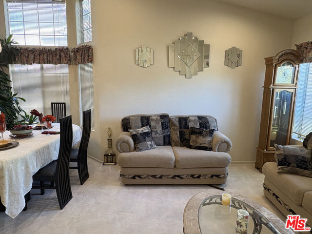 3202 Angeleno Place, Palmdale CA: https://media.crmls.org/mediaz/673d8e64-854b-4853-bb8b-b2cb22bc0c2a.jpg