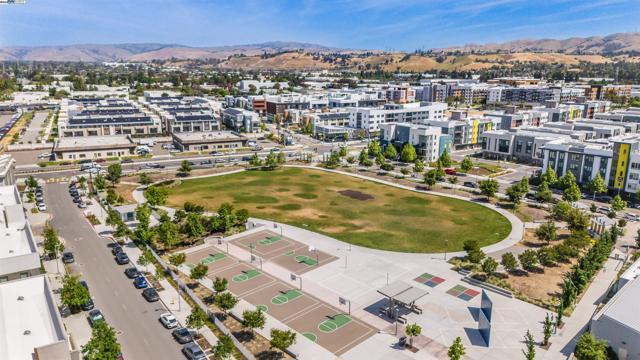 45099 Impress Common, Fremont CA: https://media.crmls.org/mediaz/673e0770-7247-4c62-a88b-07ae59edacff.jpg