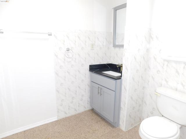 3411 Del Monte Way, San Leandro CA: https://media.crmls.org/mediaz/673e2c4c-d425-4b19-9e19-32343a196d0b.jpg