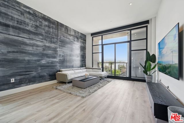 3223 W 6th Street, Los Angeles CA: https://media.crmls.org/mediaz/673ec7ac-fa79-486e-b480-55fe92103894.jpg