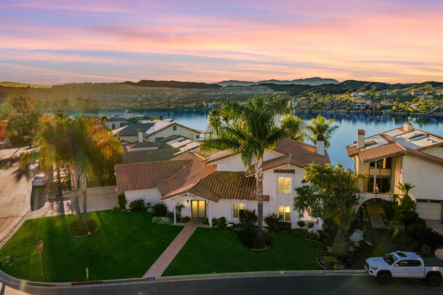 29795 Eagle Point Drive, Canyon Lake CA: https://media.crmls.org/mediaz/673f23ea-6c6e-427b-a4b2-87b6521474c0.jpg