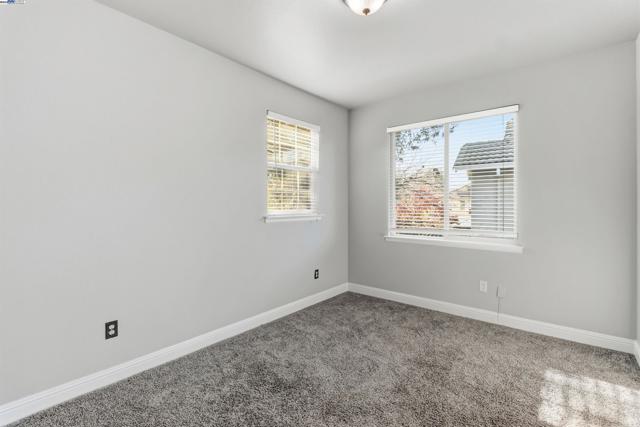 5512 Sagehen Ct, Loomis CA: https://media.crmls.org/mediaz/673f7c2d-a83c-4b49-9acc-d53a3d339933.jpg