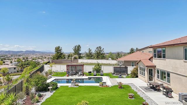 35473 Laurel Tree Ct, Winchester CA: https://media.crmls.org/mediaz/673f9c0b-ca68-49a1-86dc-3f916bf49d4a.jpg