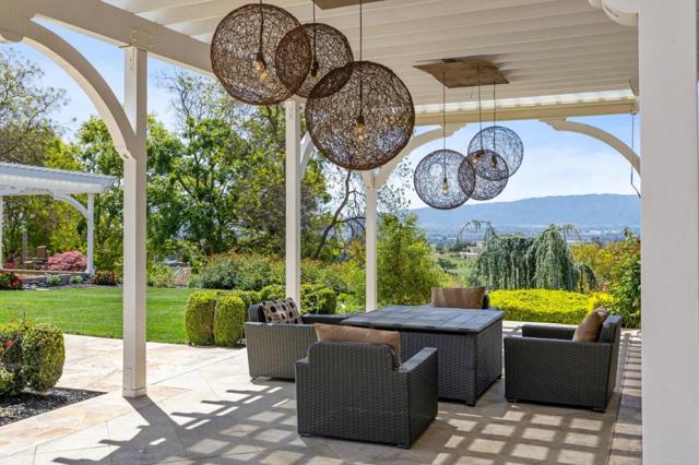 9540 Via Del Oro, Gilroy CA: https://media.crmls.org/mediaz/673fc734-b420-4728-bd62-25f3ef588b0c.jpg