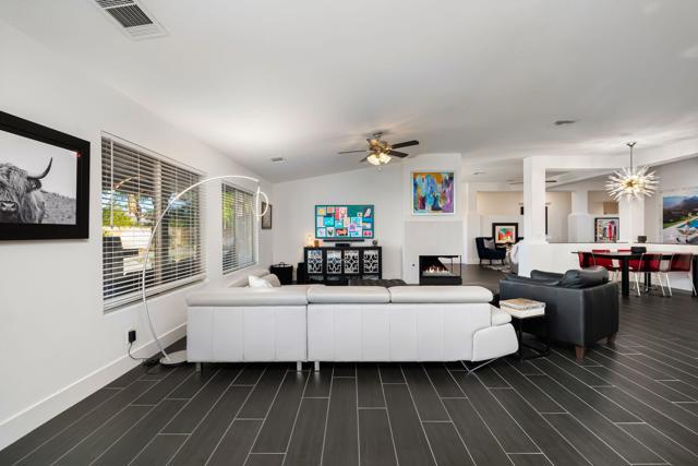 79788 Dandelion Drive, La Quinta CA: https://media.crmls.org/mediaz/6740a996-f0d7-41f2-9ed6-570c233362ae.jpg