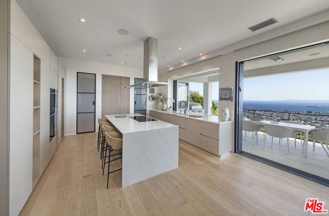 945 Arbolado Road, Santa Barbara CA: https://media.crmls.org/mediaz/674236c4-1b33-42e4-88dc-32b7b52d300a.jpg