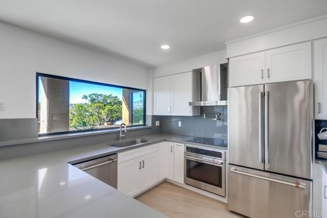 Detail Gallery Image 10 of 50 For 1150 Anchorage Ln #201,  San Diego,  CA 92106 - 2 Beds | 2 Baths