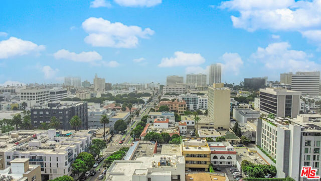 1254 9th Street, Santa Monica CA: https://media.crmls.org/mediaz/67427b35-0fac-41dc-8ff3-099ee92b7037.jpg