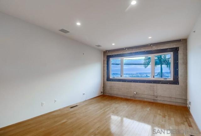 Image 12 of 56 For 3033 India St  8