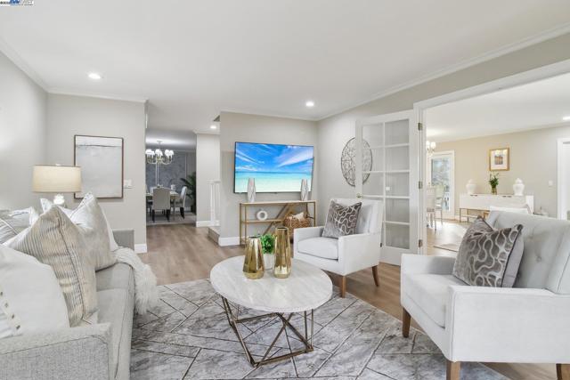 484 El Pintado Rd, Danville CA: https://media.crmls.org/mediaz/6743b0b5-74df-4f66-86c8-045365d12968.jpg