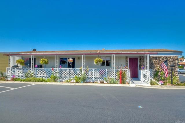 Detail Gallery Image 2 of 37 For 1010 E Bobier Dr #170,  Vista,  CA 92084 - 2 Beds | 2 Baths