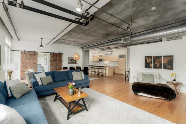 877 Island Ave, San Diego CA: https://media.crmls.org/mediaz/67445094-d527-4d7a-9722-1ed7b6534027.jpg