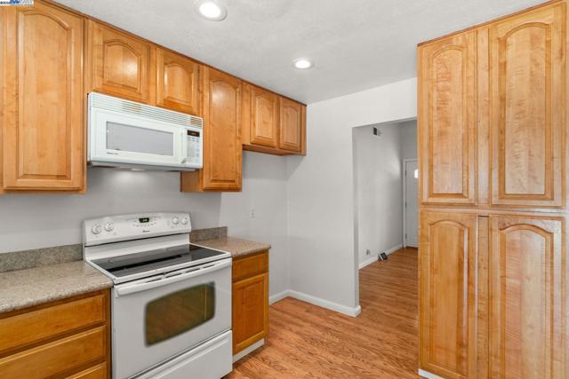 368 Helen Way, Livermore CA: https://media.crmls.org/mediaz/67446ade-d878-4bf4-b32c-488e6a9dacd0.jpg
