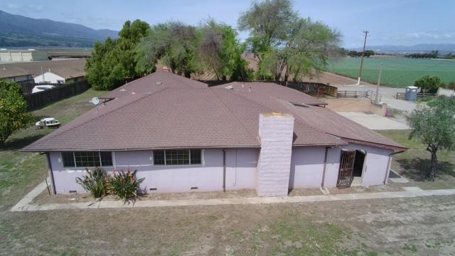 36176 Mile End Road, Soledad CA: https://media.crmls.org/mediaz/6744882c-2226-46e9-8794-056b362065bd.jpg
