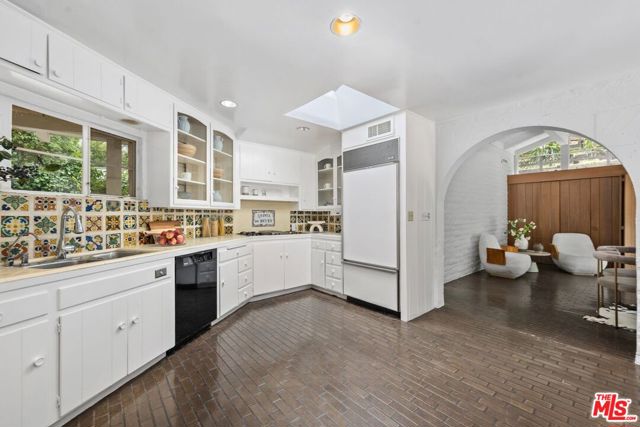 1818 Old Ranch Road, Los Angeles CA: https://media.crmls.org/mediaz/6745455b-ce45-45bf-b07f-7ba8fe3fcb87.jpg