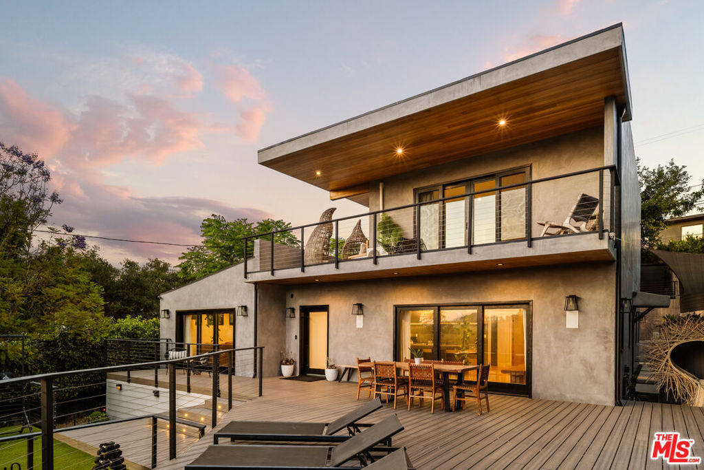 3936 Farley CourtStudio City img 16