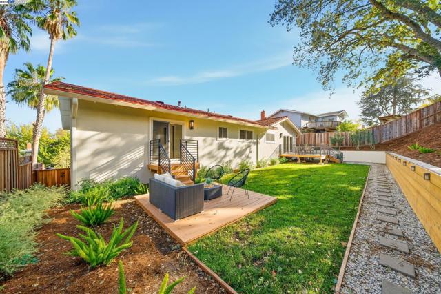 4253 Mirador Dr, Pleasanton CA: https://media.crmls.org/mediaz/6746003f-1f8e-4562-a8d3-4328a7c68c1f.jpg